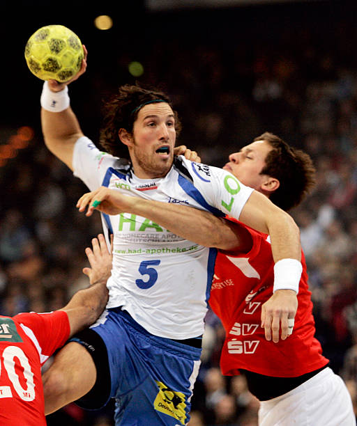 刃刺穿了热 刃刺穿了热